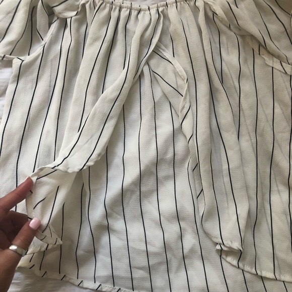 Off the shoulder stripped top - Picture 2 of 2